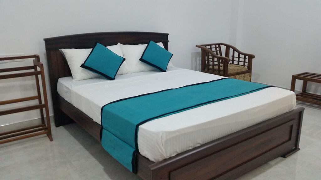 Sunhill Lake Tourist Rest Anuradhapura Bagian luar foto